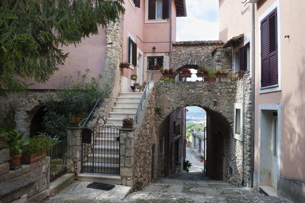 Palazzo Del Senatore Hotel Atina Exterior photo