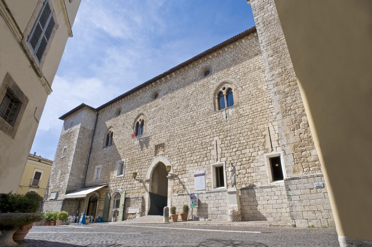 Palazzo Del Senatore Hotel Atina Exterior photo